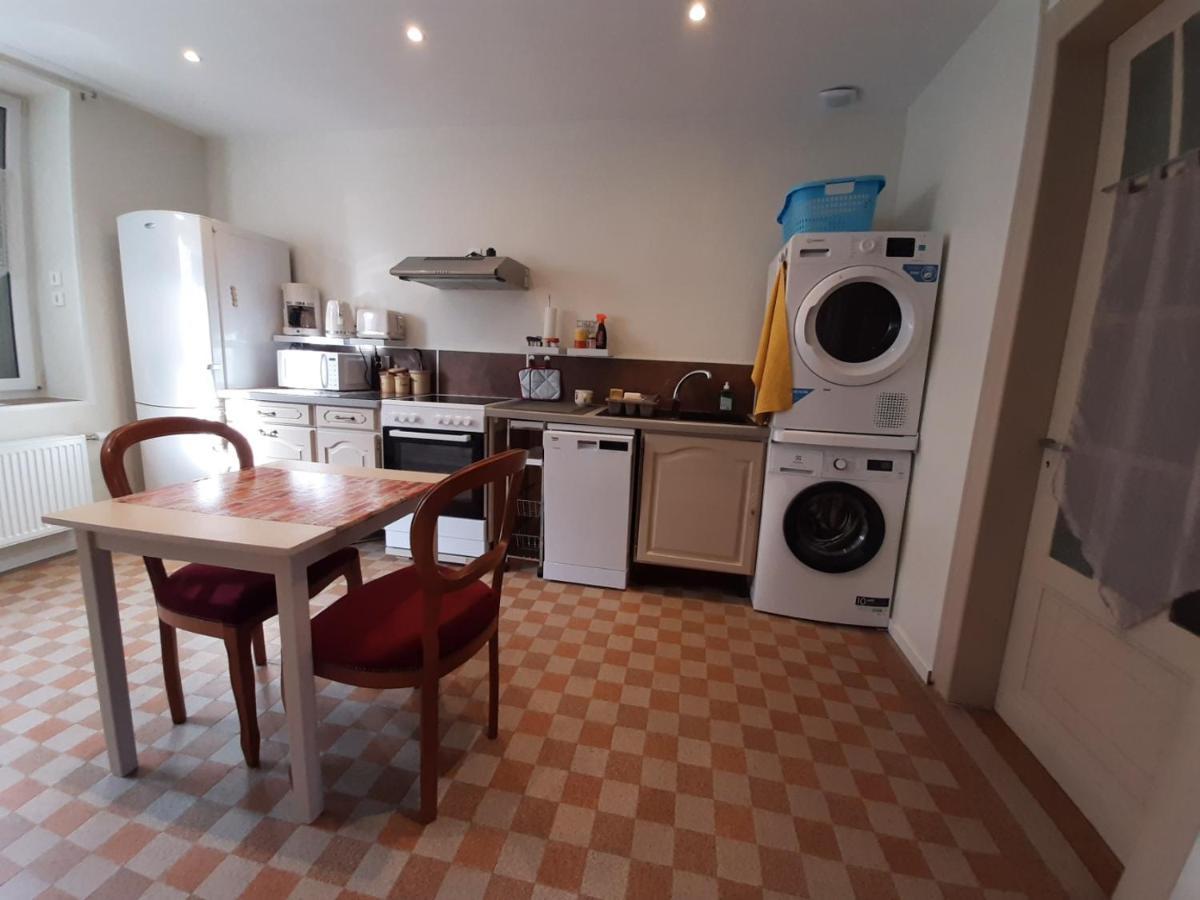 Le Plain Pied Sur Place Le Mêle-sur-Sarthe Exteriör bild